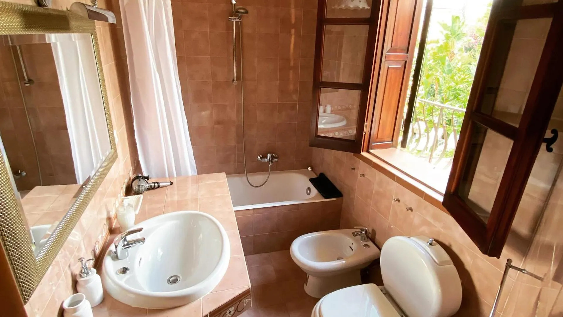 Villa Elisa Fontane Bianche 0*,  Italy